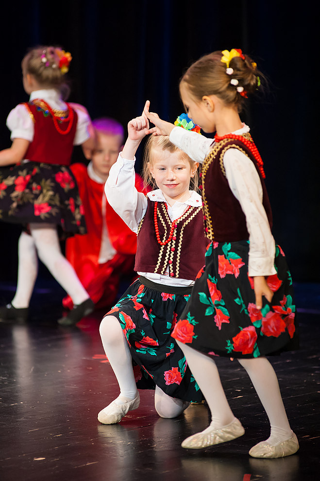Reprezentacyjny Zespół Ambasadorów Polskiego Tańca „Bella Polonia” - Zdjęcie 18 z 21